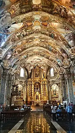 La nef et le chœur.