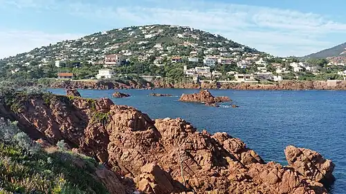 Vue depuis le nord de l’île vers la côte d'Anthéor et Agay