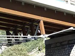 Entretoise et tirants du tablier.