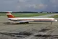 Iliouchine Il-62M de l'armée de l'air est-allemande repris par la Luftwaffe de l'Allemagne réunifiée, à Berlin-Schönefeld en 1991.