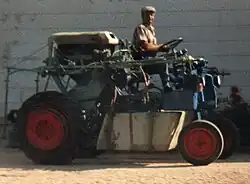 Vieux modèle d'un petit enjambeur (1989).