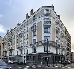 Immeuble aux numéros 8 et 10.