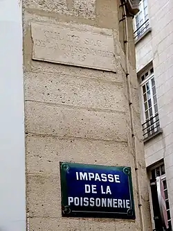 Double affichage pour l'impasse de la Poissonnerie à Paris