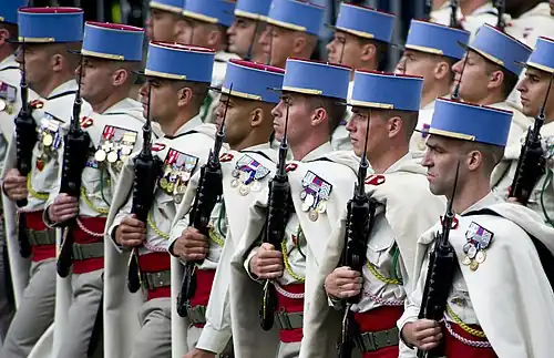 1er&nbsp;régiment de spahis lors du défilé du 14 juillet 2012 sur les Champs-Élysées à Paris.