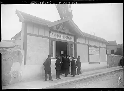 No&nbsp;64 : inauguration de l'hôpital-école Edith Cavell le 11 octobre 1916.