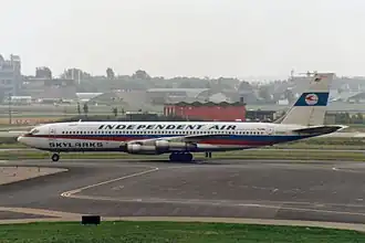N7231T, l'appareil impliqué dans l'accident, dans une livrée précédente, ici à l'aéroport d'Amsterdam-Schiphol en janvier 1985