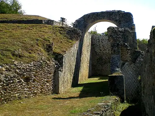L'entrée de la cavea