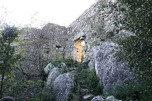 L'entrée de la forteresse.