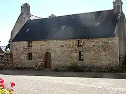 Une des plus vieilles maisons du bourg.