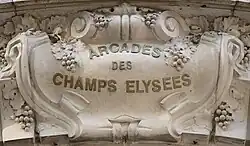 Voir la plaque.