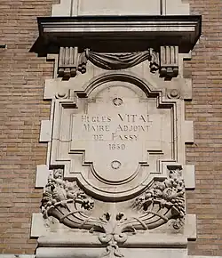 Inscription gravée en hommage à Hugues Vital au no&nbsp;43.