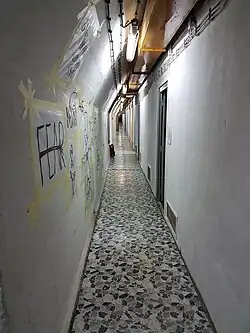 Couloir dans le bunker ARK.