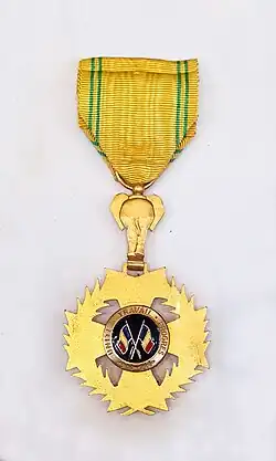 Insigne de chevalier (revers).
