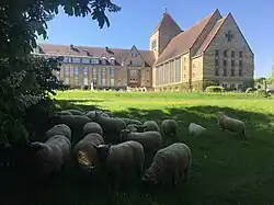 Description de l'image Institution Notre Dame Saint François vue de l'entrée.jpg.
