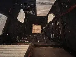 Base de la cheminée sarrasine.