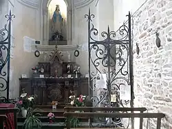 Photographie de l'intérieur de la chapelle de la Babinais.
