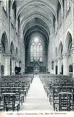 Intérieur de l'église de l'œuvre des Flamands à Paris