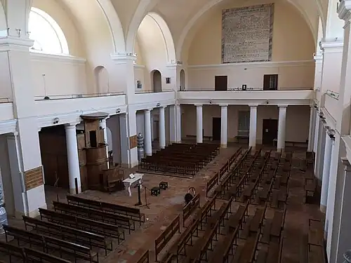 Intérieur, vue depuis la tribune de l'orgue.
