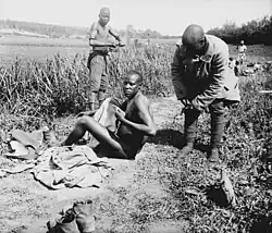 Soldats du 42e bataillon de tirailleurs sénégalais au repos à Ippécourt. Archives municipales de Toulouse.