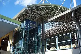 La superstructure du toit de la station