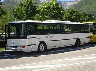 Un Irisbus Récréo de la même couleur.