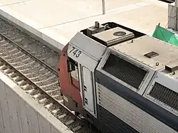 Photo couleur prise au-dessus de la locomotive.