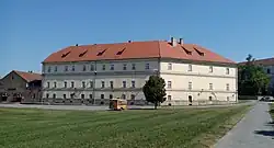 Description de l'image Isusovačka klasična gimnazija, Osijek (1).jpg.