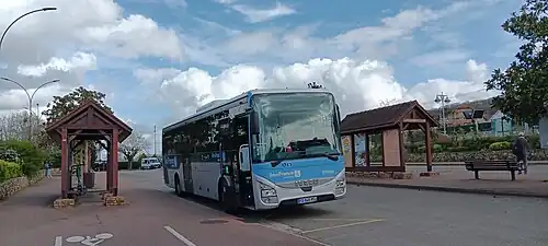 Iveco Bus Crossway Line 12 n°237989 de Transdev Sud Yvelines en gare routière de Saint-Rémy-lès-Chevreuse.
