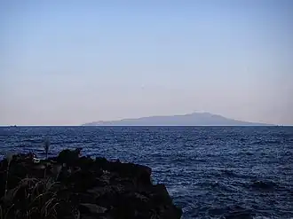 Vue d'Izu ō-shima.