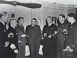 les aviateurs norvégiens Finn Lambrechts, Wilhelm von Tangen Hansteen et Finn Lützow-Holm en 1943.
