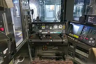 Cabine conducteur (sur le coté gauche du nez du train)