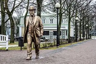 Monument à Jaan Poska.