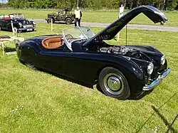 XK120, capot moteur ouvert