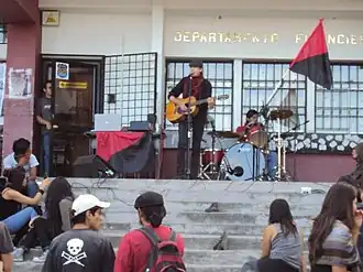 Description de cette image, également commentée ci-après