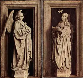 La posture et les mains semble inspirées de L'Annonciation de Van Eyck