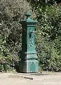 Borne-fontaine.