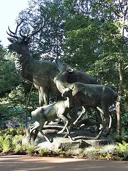 L'exemplaire du groupe Les Cerfs au repos de Nantes en 2018, après sa restauration.