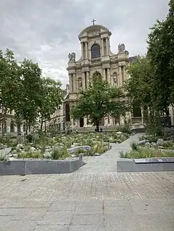 Jardin mémoriel du 13 novembre 2015.