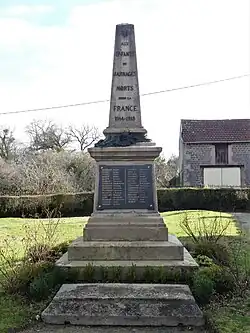 Le monument aux morts.