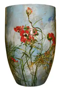 Jarre aux Pavots par Claire Basler, Barbotine colorée, Grande jarre en faïence (façonnée par tournage à la corde) ; hauteur 90&nbsp;cm, diamètre 60&nbsp;cm.