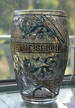 Je ne cherche que une, Émile Gallé (1878), don de J. B. Eugène Corbin (1935).