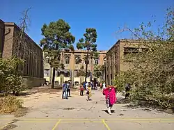 Lycée Jeanne-d'Arc, vue de la cour arrière
