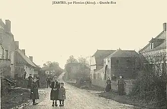 La Grande-Rue vers 1910.