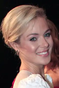 Jessica Marais interprète Lily Diamond.
