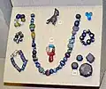 Colliers, bracelets, amulettes, Xe&nbsp;siècle-XIVe&nbsp;siècle
