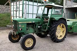 John Deere 710