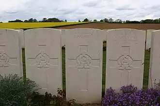 Tombes de 3 soldats du 16è Lancashire Fusiliers tombés le 2 octobre 1918 lors de la prise de Joncourt.