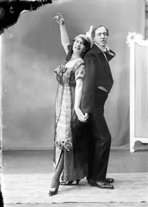Le couple d'artistes catalans Rosa Hernáez i Esquirol et Josep Santpere i Pei dans l'opérette La casta Susana, 1911-1912.