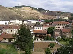 Vue partielle sur les toits de Viviez-Bourg.