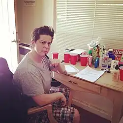 Description de l'image Julie Goldman wondering if Instagram is... (8326877635).jpg.